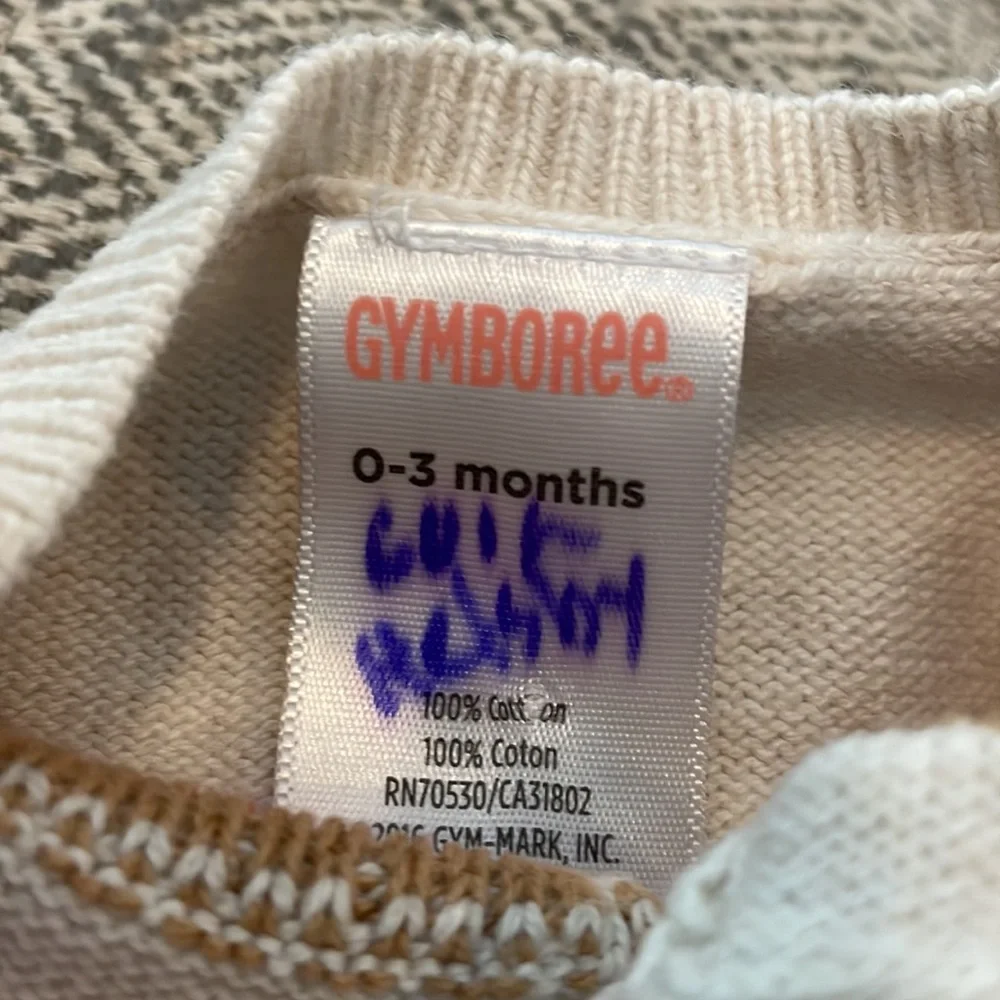 Gymboree Valentines sweater size 0-3 mths